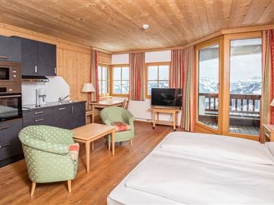 Junior Apartment