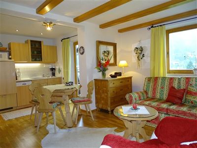 Apartment 5 mit Balkon