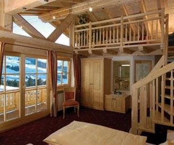 suite with shower, bath tub, WC