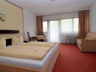 Triple room, bath, toilet, balcony