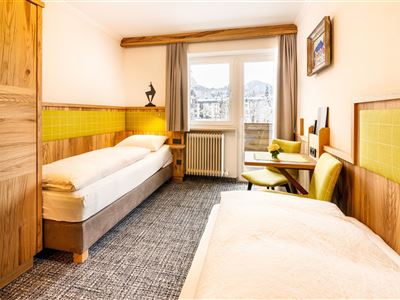 Zweibettzimmer mit Dusche, Bad, WC