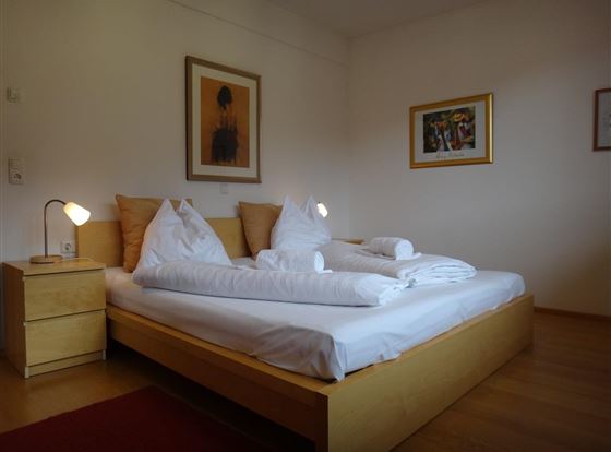 2. Schlafzimmer-