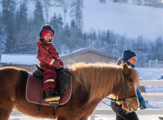 ©Alpha_Visuals_Kinderhotel-Felben-Reiten-Winter-24