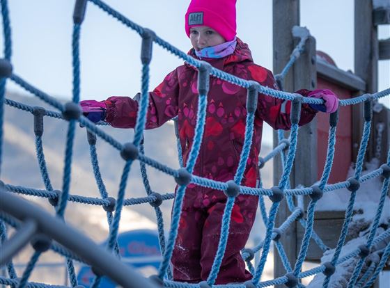 ©Alpha_Visuals_Kinderhotel-Felben-Spielplatz-Winte