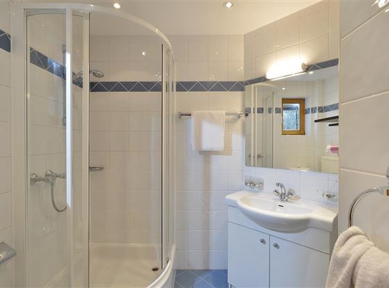 Appartement-Holzleitner-Jochberg-Badezimmer - Kopi