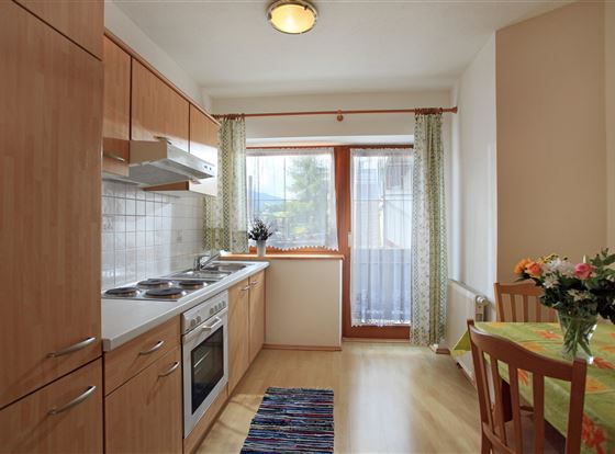 Cafe-Heim-Hubert-Bahnhofstrasse-1-Kirchberg-Kueche