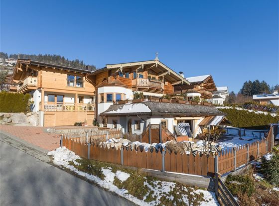 Chalet_weinberg_Weinberg_24_Kirchberg_Haus_aussen 