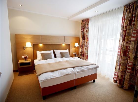 Doppelbett App und Bett von Zimmer Minitraum