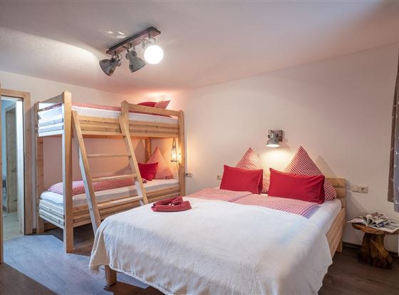 Ferienwohnung_Bergwelt Schlafzimmer 2