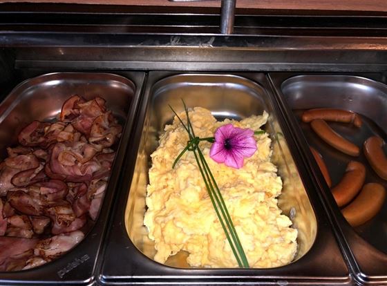 Frühstücksbüffet im Dorfgasthof Schlösslstube