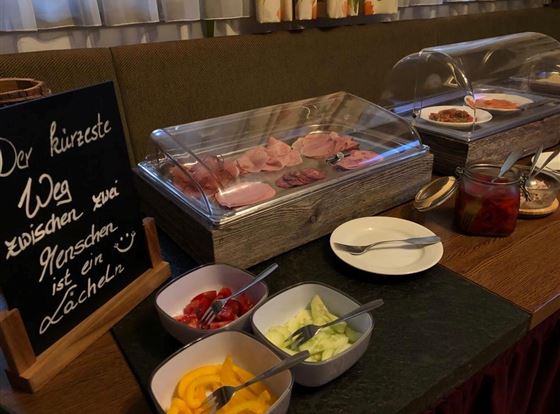 Frühstücksbüffet im Dorfgasthof Schlösslstube