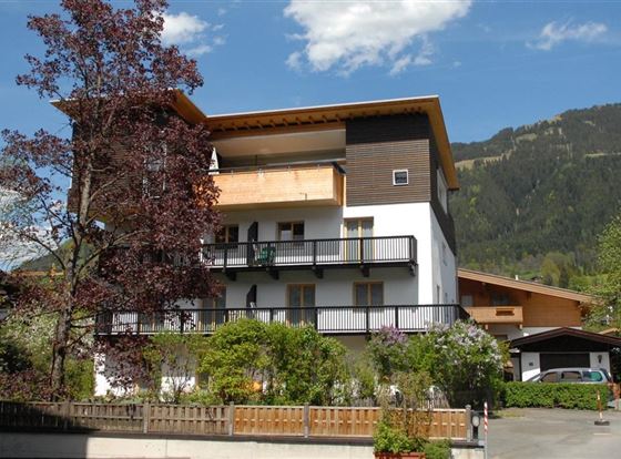 GästehausMaier_Haus-Sommer