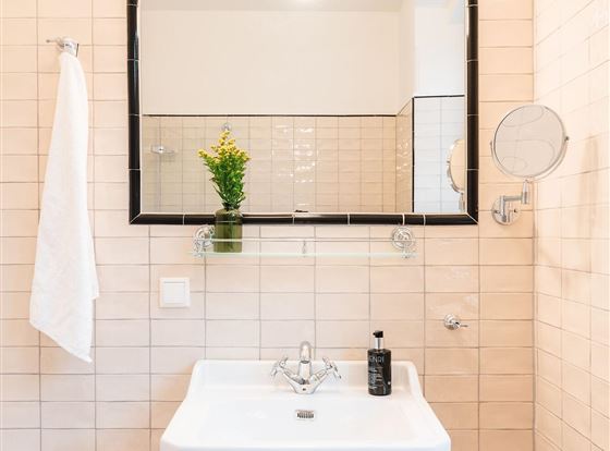 HEN_KIZ_egr_Winter24_Haus_Kaiser_Chambre_Bad_2