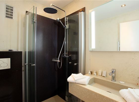 Hotel-Alexander-Aigner-Alexander-Lendstrasse-4-Bad