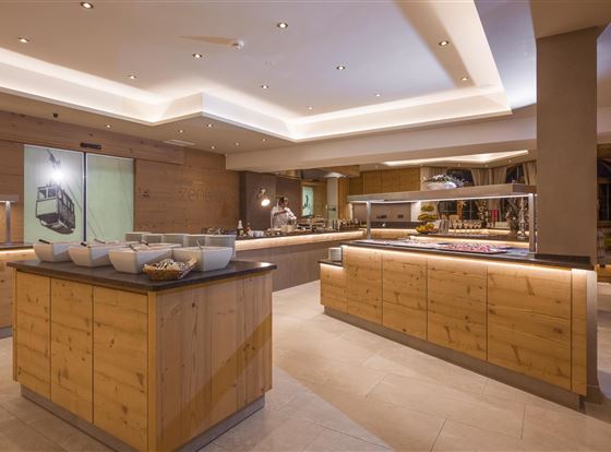 Hotel_Zentral_Kirchberg_Fruehstuecksbuffet_2 (Copy