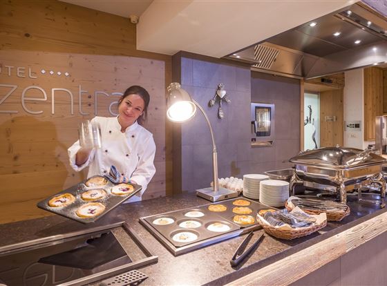Hotel_Zentral_Kirchberg_Fruehstuecksbuffet_5 (Copy
