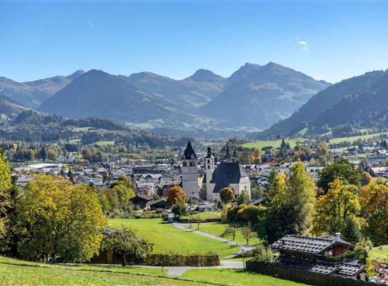 Landschaft Stadt Herbst (c) Kitzbuehel Tourismus 