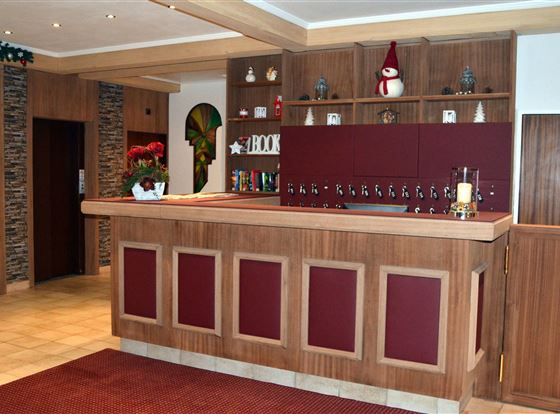 Lobby (3)