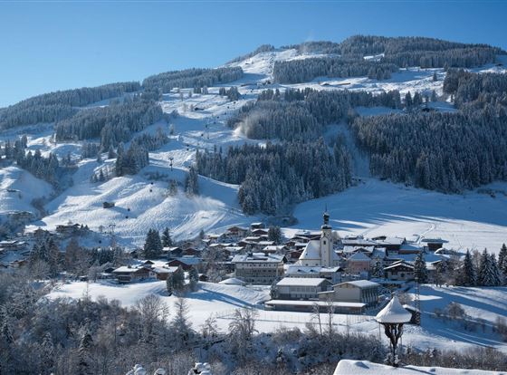 Ortsansicht Jochberg Winter (c) Kitzbühel Tourismu