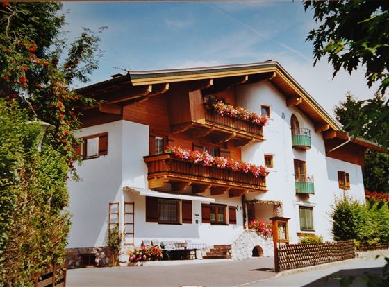 Pension Wolfsegg im Sommer