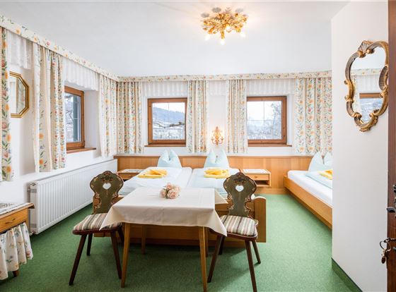 Dreibettzimmer