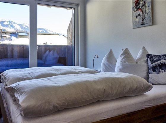 Schlafzimmer 1