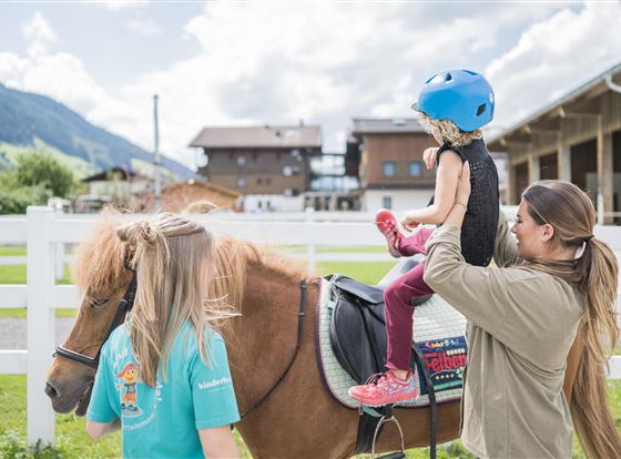 ©Wisthaler_Kinderhotel-Felben-Reiten-Sommer36