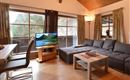 Appartement-Holzleitner-Jochberg-Wohnzimmer-Couch