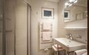 Badezimmer kl. Appartement Nebenhaus
