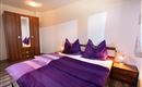 "Chalet" schönes Schlafzimmer mit Doppelbett und